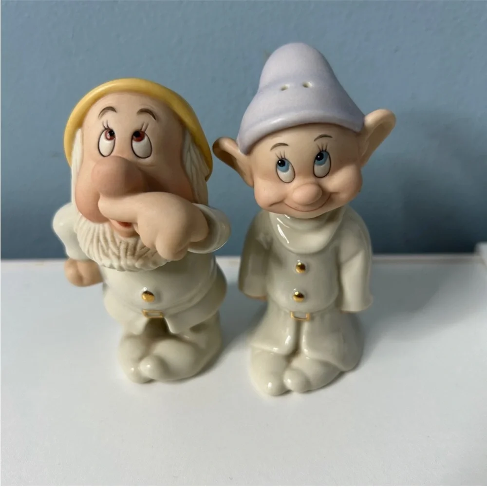 Disney Lenox Sneezy & Dopey Seven Dwarfs Salt & Pepper Shakers Host Pick Collect - Picture 3 of 16